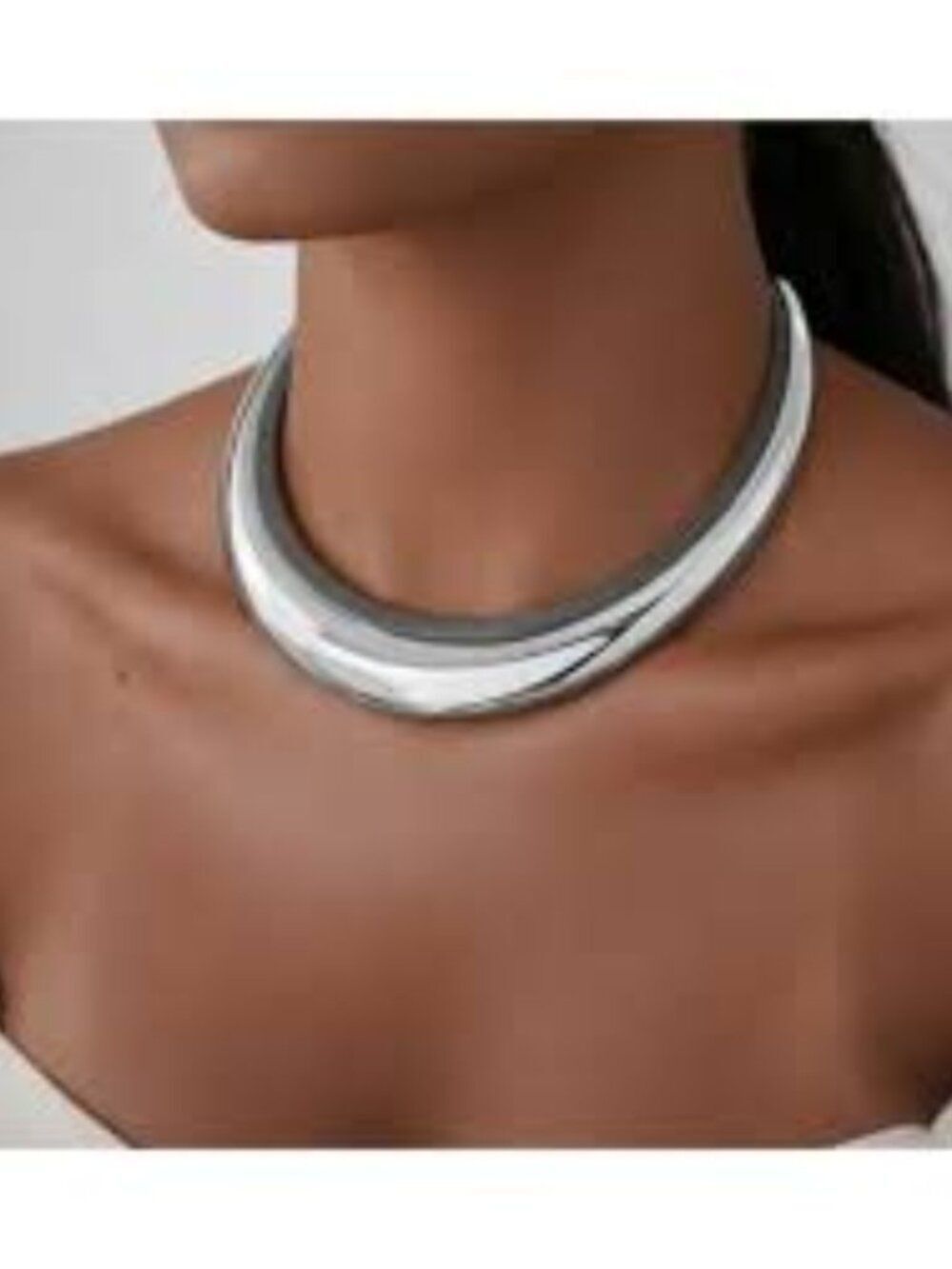 NWT-Silver Edge Statement Collar Necklace Chunky Metallic Choker
